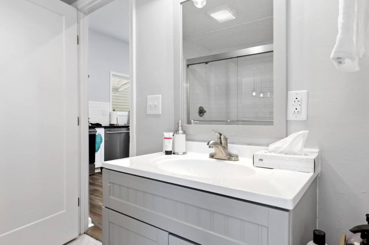 Recently Renovated Chic Durham Farmhouse Esterno foto