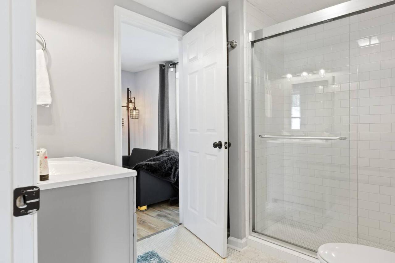 Recently Renovated Chic Durham Farmhouse Esterno foto