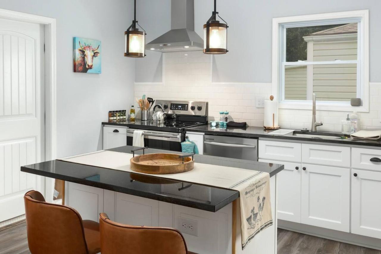 Recently Renovated Chic Durham Farmhouse Esterno foto